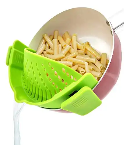 YEVIOR Clip on Strainer for Pots Pan Pasta Strainer, Silicone Food Strainer Hands-Free Pan Strainer, Clip-on Kitchen Food Strainer for Spaghetti, Pasta, Ground Beef Fits All Bowls and Pots (Green)