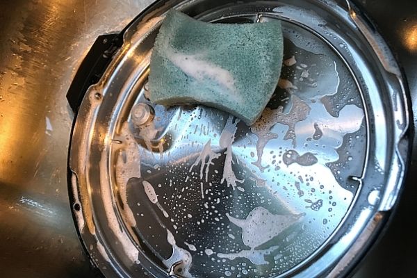 clean instant pot lid