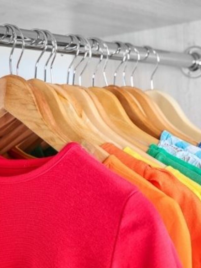 How to Set Up a Color Coordinated Closet Web Story