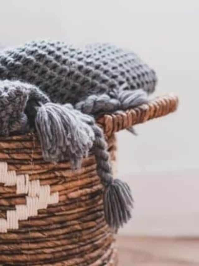 cropped-decluttering-basket.jpg