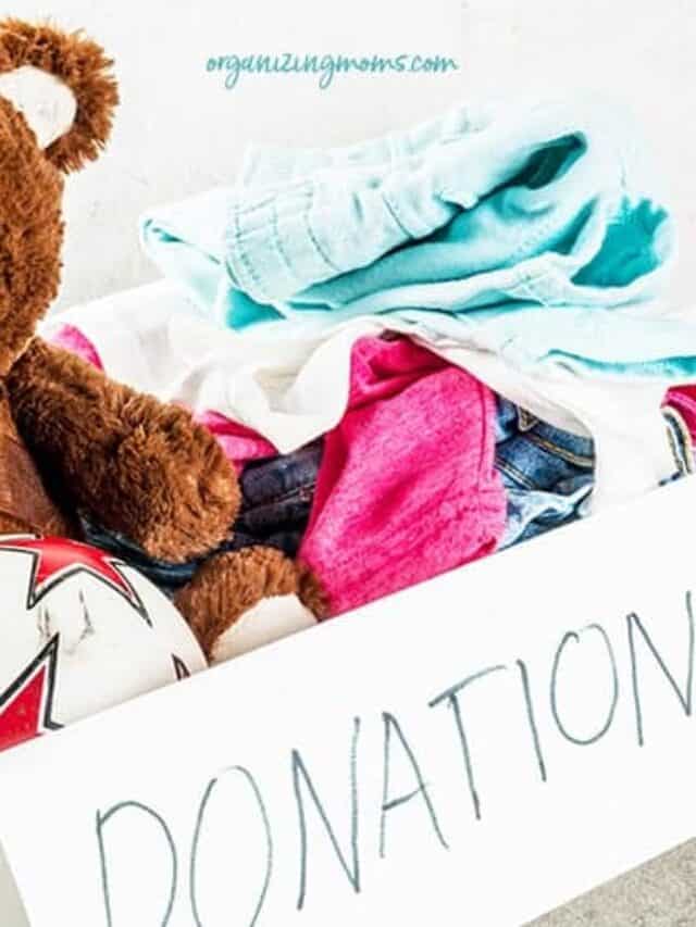 cropped-donating-decluttered-items.jpg
