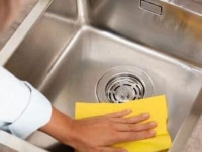 cropped-household-habit-of-wiping-sink.jpg