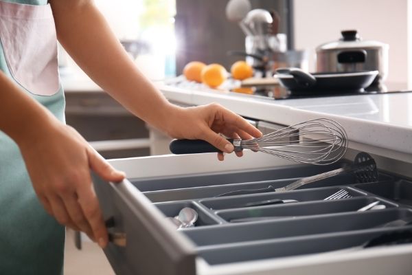 declutter kitchen drawers