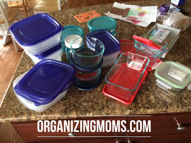 https://organizingmoms.com/wp-content/uploads/food-storage-together.jpg