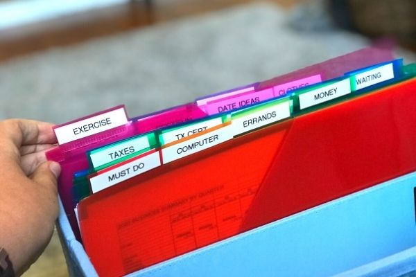 Organize your papers with Pink Slash Pockets